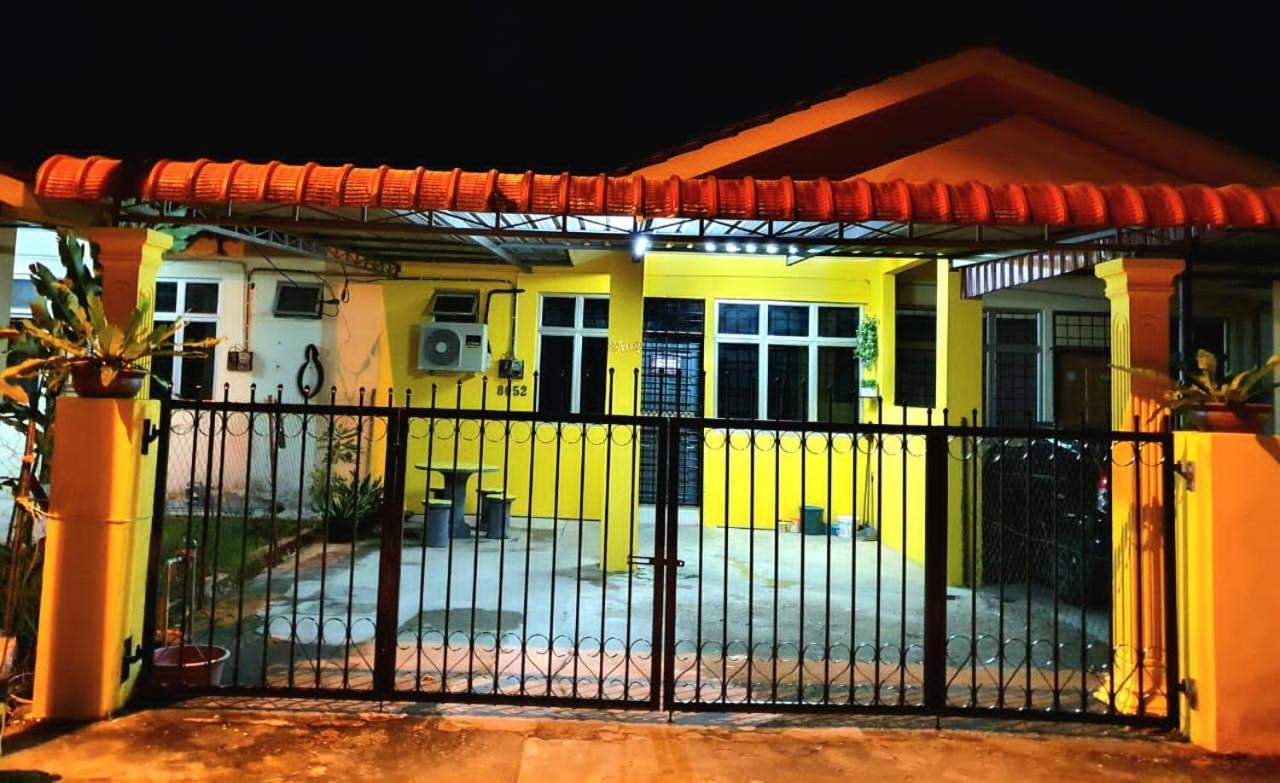 Lh Alisha Homestay Wangsa Mewangi 话毛生 外观 照片