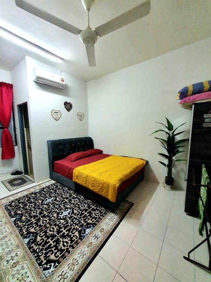 Lh Alisha Homestay Wangsa Mewangi 话毛生 外观 照片
